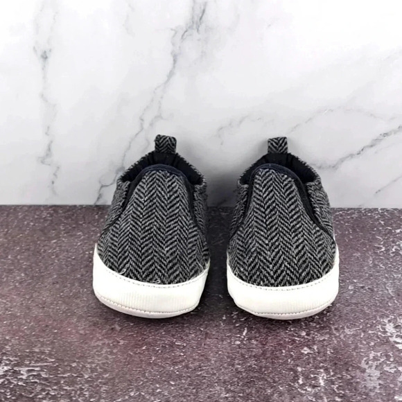 Carter's Infant Shoes - Grey - 6-9 month NWOT - Picture 2 of 6